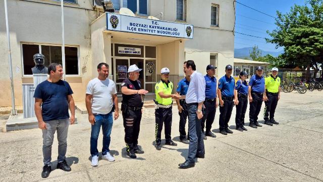 Kaymakamımız Sayın Dr. Tuncay Topsakaloğlu’ndan İlçe Emniyet Müdürlüğü’ne Bayram Ziyareti